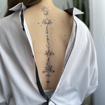 Тату женские на спине лотос, фото -  