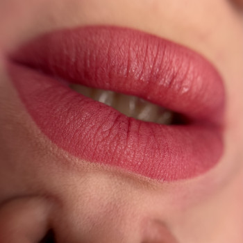 Перманентный макияж губ
                    Мастер перманентного макияжа Виктория Киев