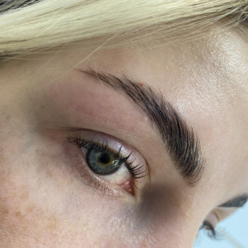 Комплекс ламінування вій та довготривала укладка брів 💝