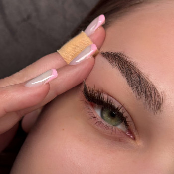 Нарощування вій
                    Лешмейкер Настя Бровари