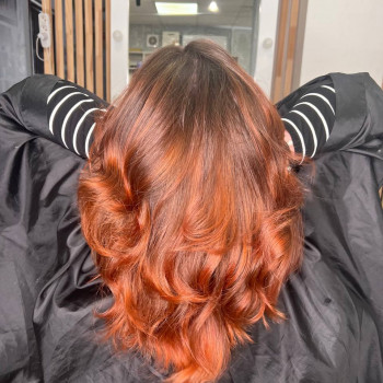 Фарбування волосся .