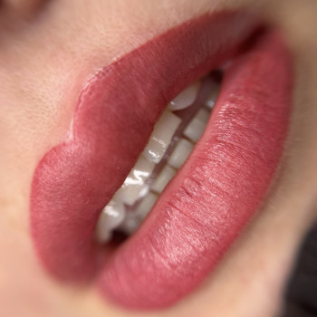 Перманентний макіяж/ Татуаж/ Пудрове напилення
                    Косметолог-ін'єкціоніст Татьяна Київ