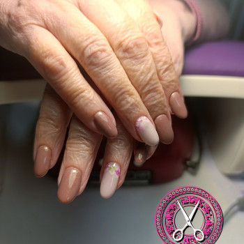 Манікюр з гель-лаком            