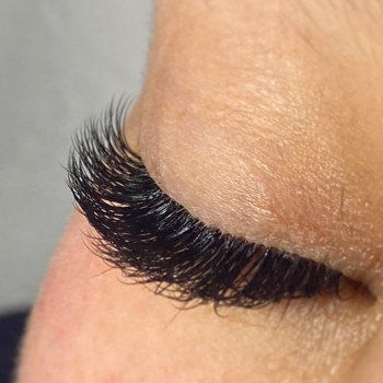 Профессиональное наращивание ресниц
                    Лешмейкер Лидия Кропивницкий