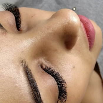 Профессиональное наращивание ресниц
                    Лешмейкер Лидия Кропивницкий