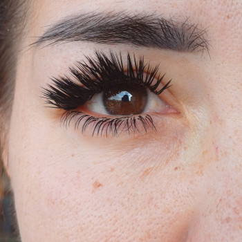 Наращивание ресниц
                    Лешмейкер Ксения Дніпро