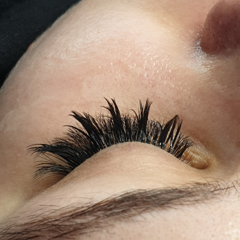 Наращивание ресниц
                    Лешмейкер Ксения Дніпро