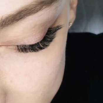 Наращивание ресниц
                    Лешмейкер Ксения Дніпро