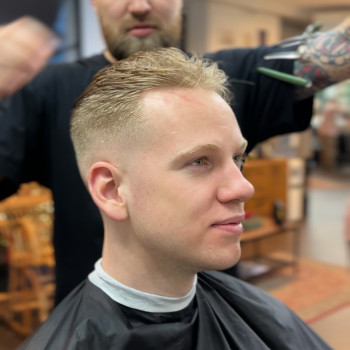Чоловіча стрижка чоловічі стрижки на трикутне обличчя, фото - Барбер Денис Барбер