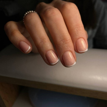 Манікюр зі зняттям та покриттям
                    Салон красоты Fargo Киев