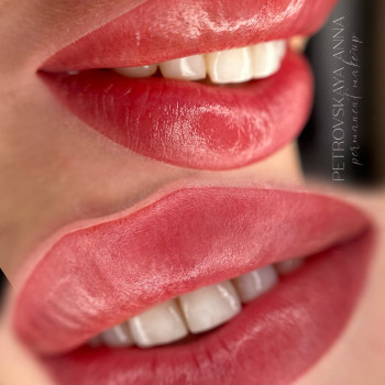 Перманентный макияж бровей
                    Мастер перманентного макияжа Анна Буча