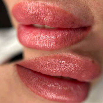 Перманентный макияж бровей
                    Мастер перманентного макияжа Анна Буча