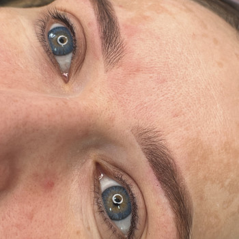 Архітектура брів (корекція та фарбування)
+фарбування вій