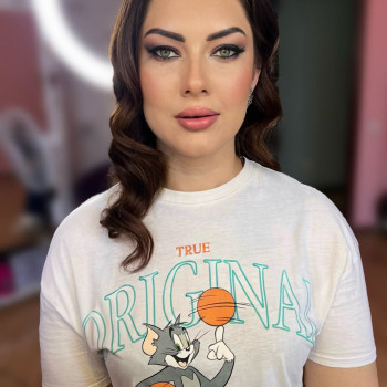 Макіяж та зачіска