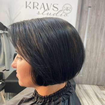 Класичне каре- стрижка, яка завжди в моді.