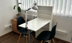 Оренда робочого місця майстра манікюра Визажист Ирина Киев