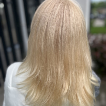 Персиковий блонд