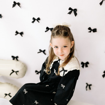 Тематическая фотосессия с бантиками на день рождения торт в подарок
                    Фотограф Вероника Одесса