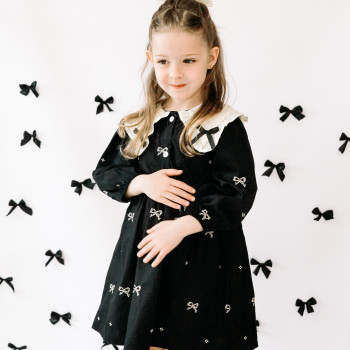 Тематическая фотосессия с бантиками на день рождения торт в подарок
                    Фотограф Вероника Одесса