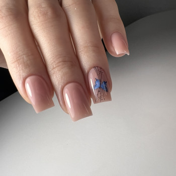 Бежевый маникюр с бабочками, фото - Мастер шугаринга Надежда Вакулинская