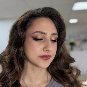 Макіяж
                    Візажист  Бровари