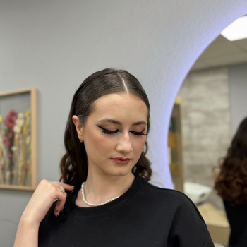 Макіяж
                    Візажист  Бровари