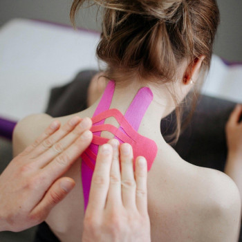 🧠 Тейп — як невидимий масажист, що працює, поки ти живеш своїм життям 💪
 #тейпуванняхмельницький 
 #тейпи #тейпування # #корекціяфінурихмельницький