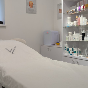 Студія Наталії Філь.
Косметологія та перманентний макіяж.

   