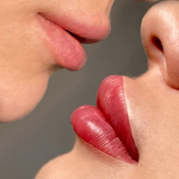 Перманентний макіяж уст
                    Косметолог-эстетист Ольга Чернигов