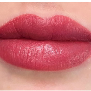 Корекція перманенту губ
                    Мастер перманентного макияжа Александра Кривой Рог