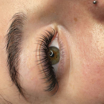 Нарощення вій