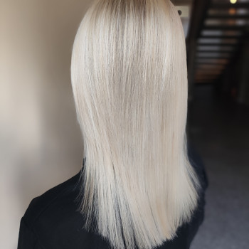 Air touch
                    Перукар-колорист Рясна Кременчук