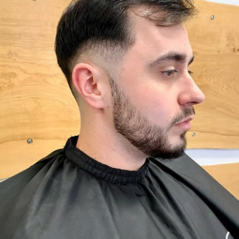 чоловіча стрижка