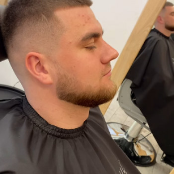 чоловіча стрижка