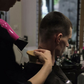 Чоловіча стрижка