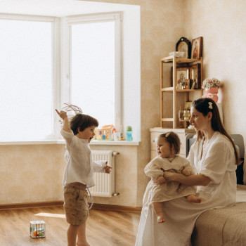 Домашня сімейна фотосесія 

 #домашняфотосесія
 #сімейнафотосесія
 #затишназйомка
 #фотозйомкавдома
 #фотографвінниця
 #сімейнийфотограф
 #фотосесіявдома
 #справжніемоції
 #живафотографія
 #фотосесіядляродини
 #тепліфото
 #фотозйомкаввінниці
 #вінницяфотограф
 #фотографнасімейнузйомку
 #зйомказдітьми, фото - Фотограф Вікторія Пелявська