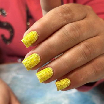 желтый маникюр