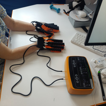 Працюю з карпальним синдромом