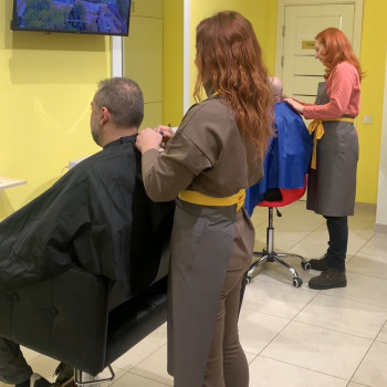 FAMILY BARBER SHOP, Вишневе Фото - 8