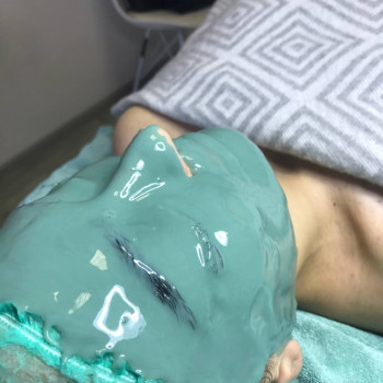 Атравматична чистка обличчя від Casmara
                    Преподаватель курсов красоты Денис Винница