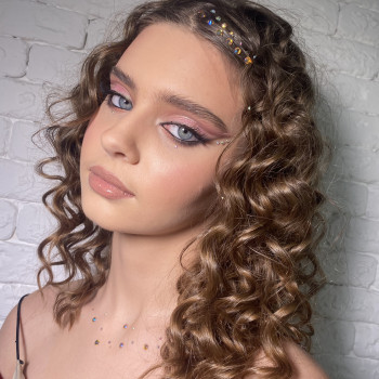 Макіяж професійний
                    Візажист Вера Харків