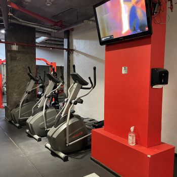 Тренування
                    Фитнес тренер Віталій Київ