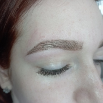 Фарбування та корекція брів