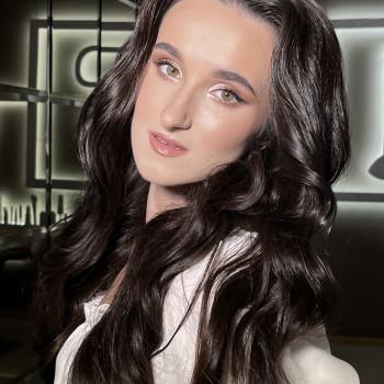 Вечірній образ у 4 руки
                    Візажист  Черкаси