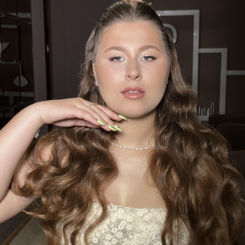 Вечірній образ у 4 руки
                    Візажист  Черкаси