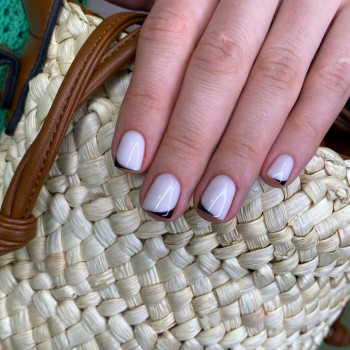 Манікюр зі зняттям та покриттям
                    Салон красоты Fargo Киев