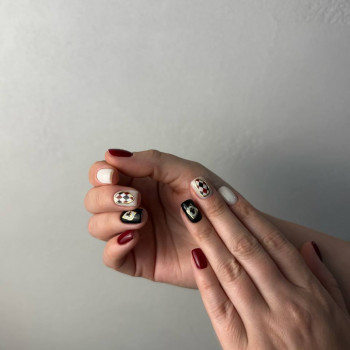 Манікюр зі зняттям та покриттям
                    Салон красоты Fargo Киев