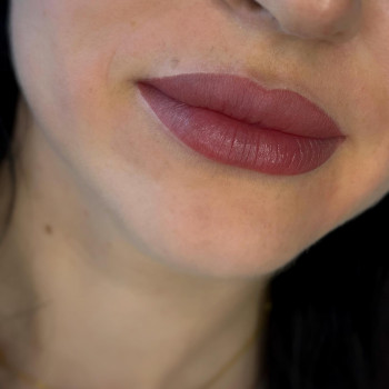 Перманентний макіяж
                    Майстер перманентного макіяжу Віталія Івано-Франківськ