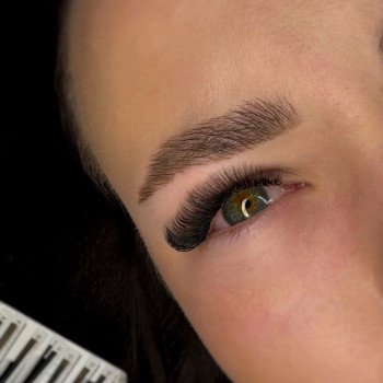 Нарощення вій
                    Мастер перманентного макияжа Віталія Ивано-Франковск