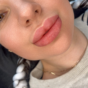 Перманентний макіяж губ
                    Мастер перманентного макияжа Ирина Киев